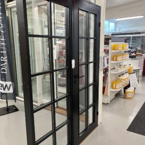 Invändigt glasparti Industriglasparti Glasvägg Industrivägg Glasdörr
