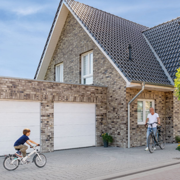 Hörmann Årets Port 2024 Takskjutport Garageport