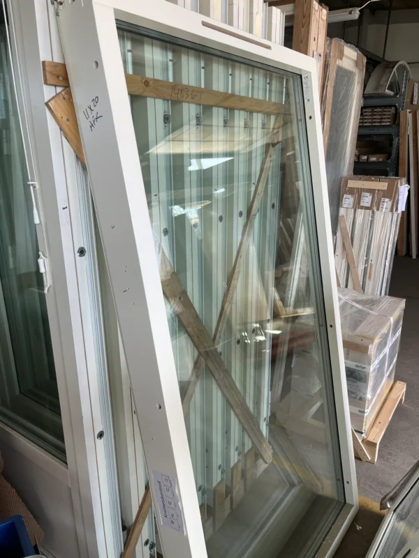 OUTLET WK Byggtorg Fast fönster 11x20 Spricka