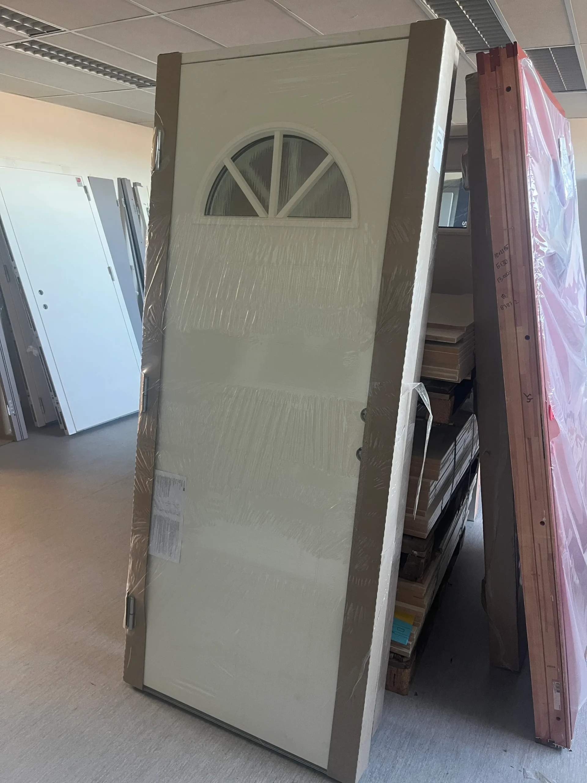OUTLET Emådörren Viken 9x21 Vänster