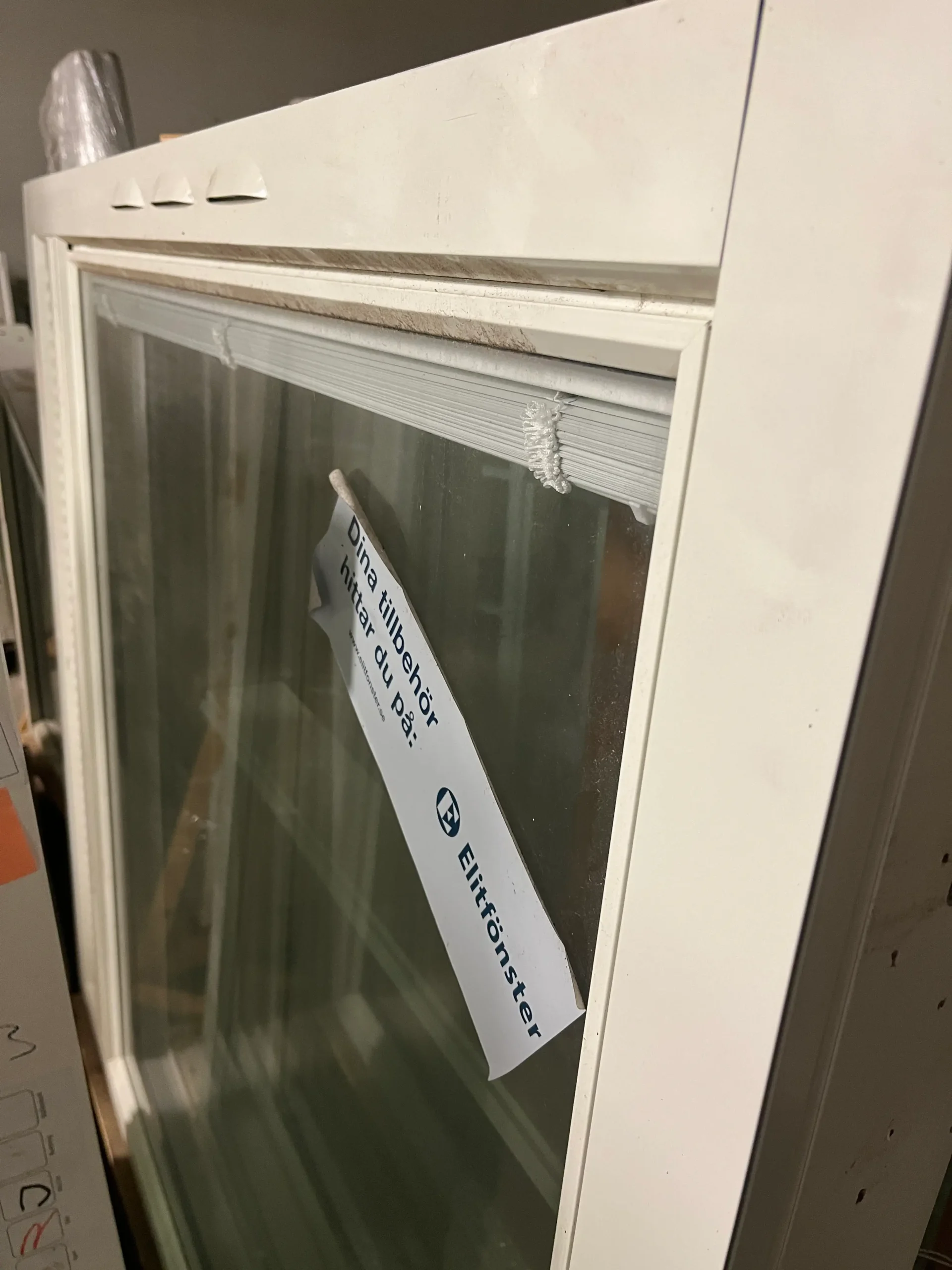 Inåtgående fönster Elitfönster 15x14 ID 85347