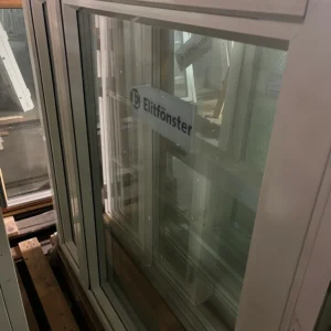 Inåtgående fönster 14x14 ID 85348