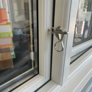 Emåfönster fritid invändig stängningshake / Hasp